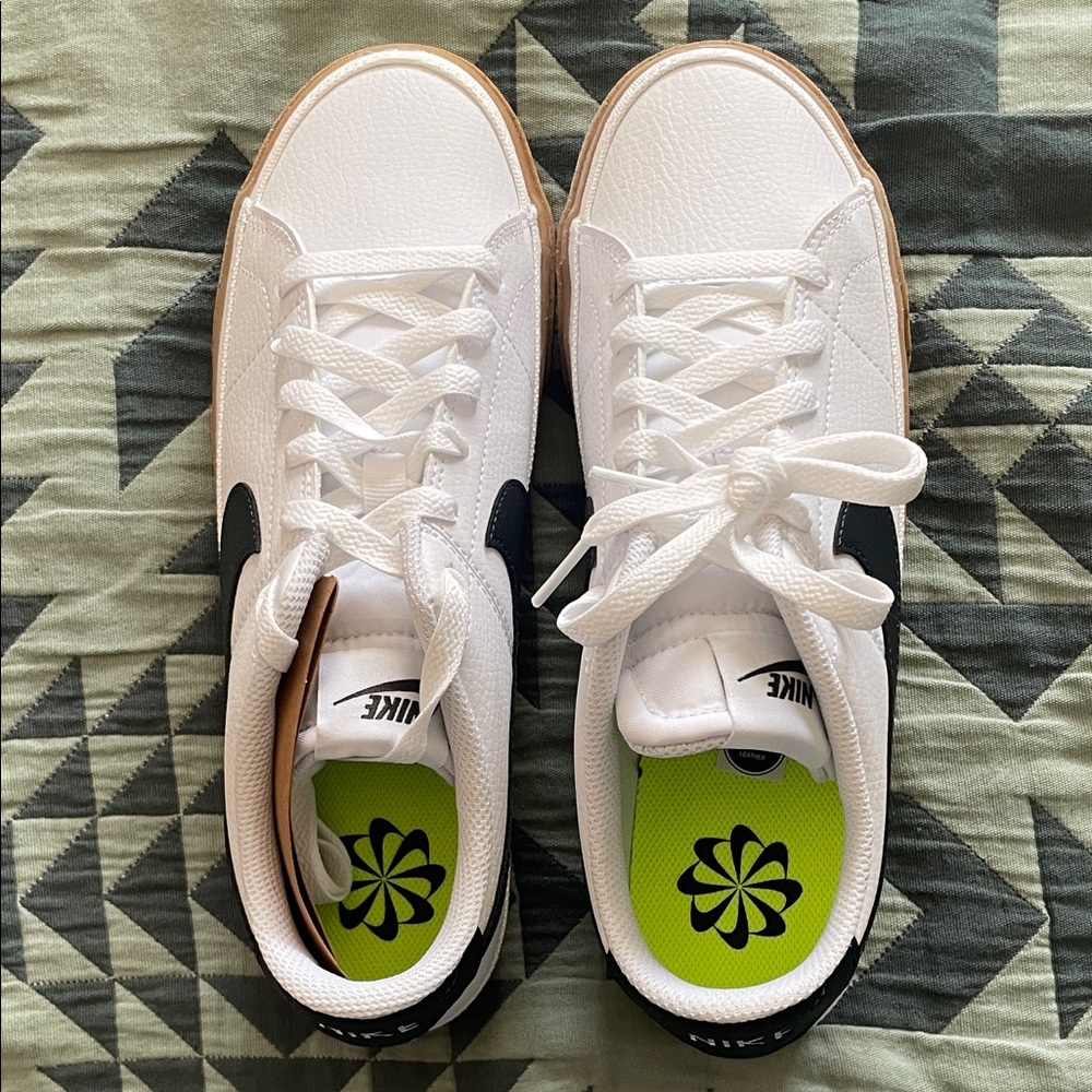 Nike Womens Court Legacy, 8.5 (EU40), new in box